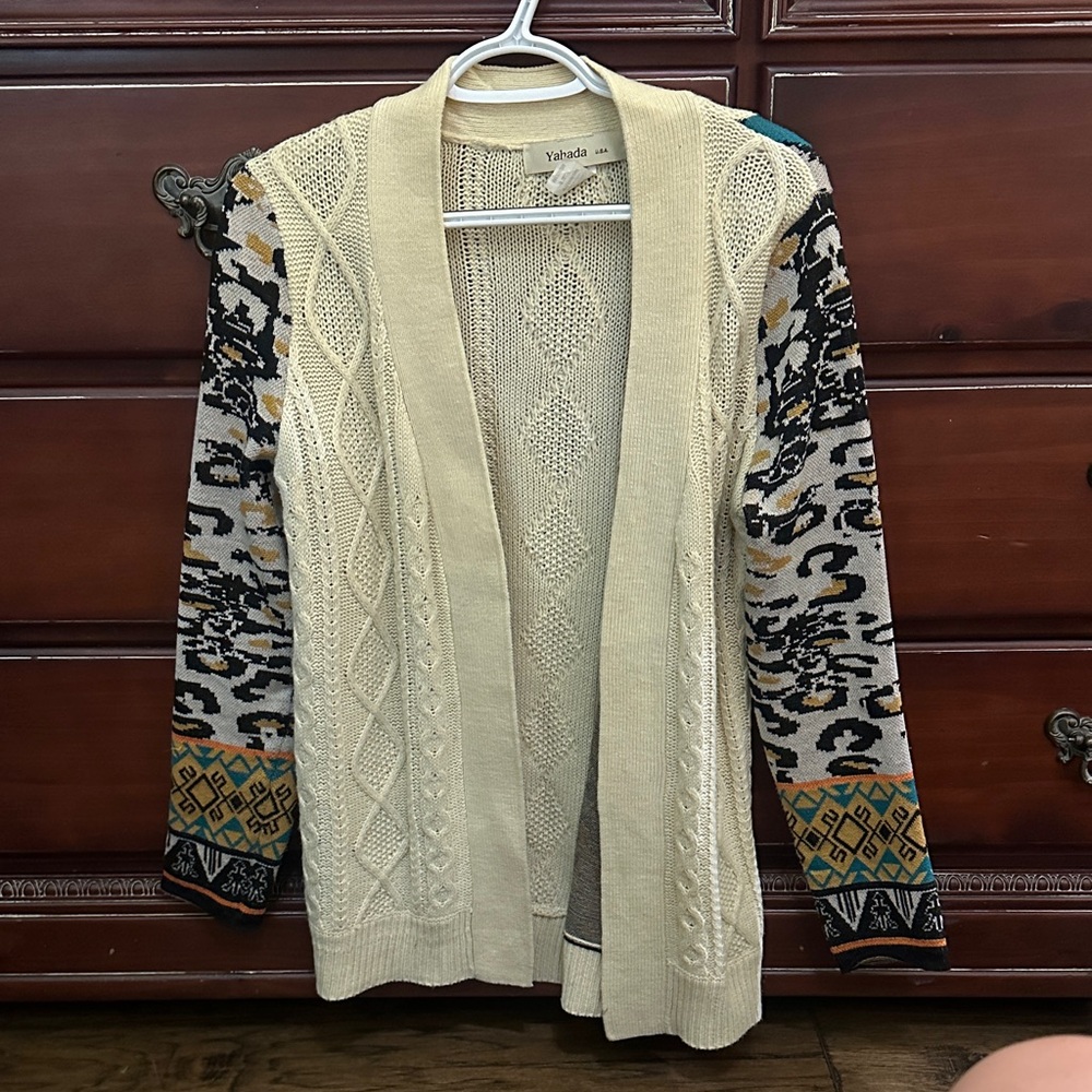 Yahada Cream and Black Patterned Cardigan